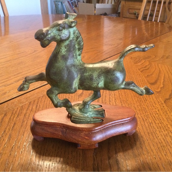 Vintage Flying Horse of Gansu Bronze Figurine - Picture 1 of 3